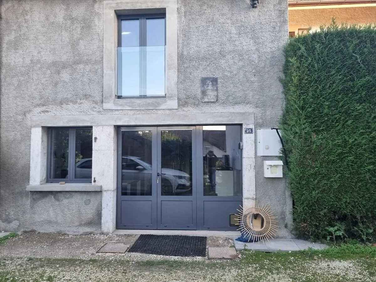 Le Beau-Mont Triplex Moderne Lit King Size Proche Geneve Lägenhet Presilly  Frankrike